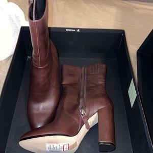 Saks 5th Avenue Mulberry shiny calf zip up boot brand new 3.5” heel